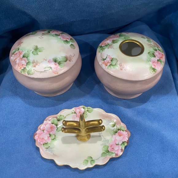Vintage, ceramic hand painted, 3 piece vanity set. - Picture 5 of 15